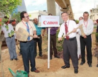 Integrating two worlds Global business with local communities